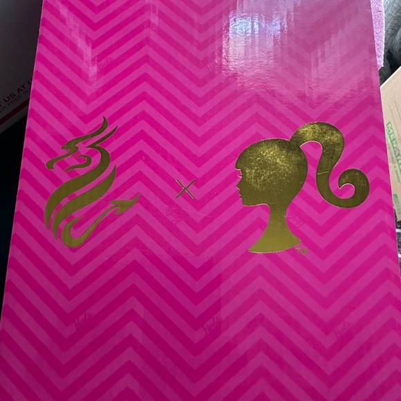 NIB Dragon Glassware x Barbie Champagne Flutes, Pink and Magenta Set of 2 - Picture 6 of 9